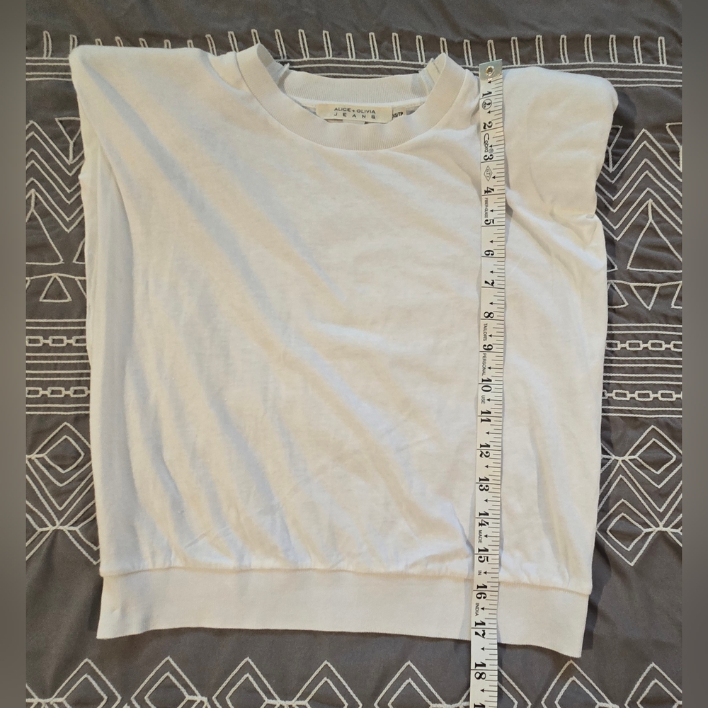 Alice + Olivia Basic White Tee Size XS - Picture 4 of 7